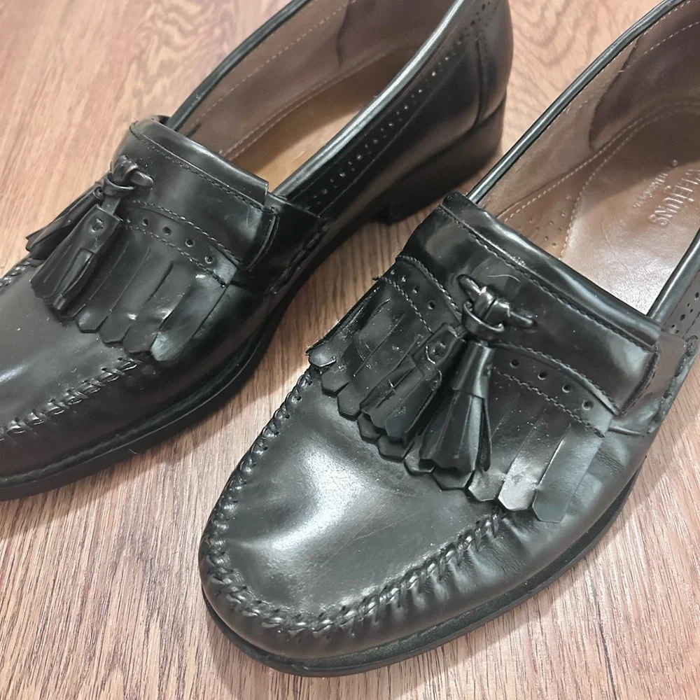 Bass Weejuns Black Tassel Loafers - Picture 1 of 7